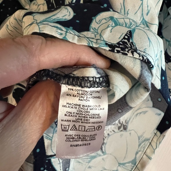 LOFT Floral Tunic. Navy with white flowers. Size XL. - Picture 9 of 11